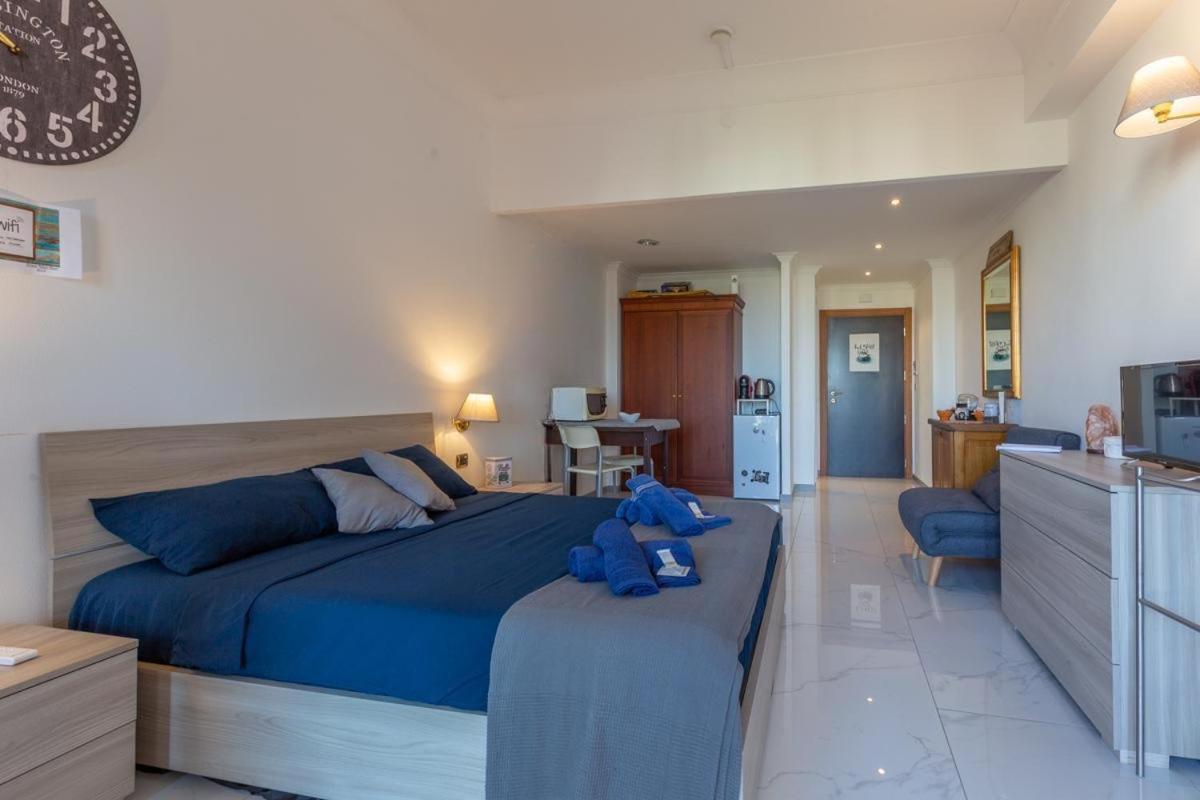 Next Stop From Laura Hotel Bagian luar foto